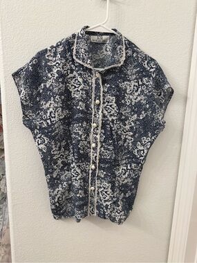 Vintage Spoiled Girls Navy White Floral Button-Front Blouse Small Fancy